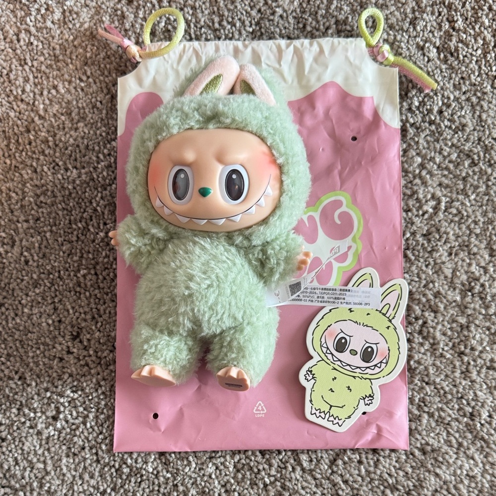 Brand New Labubu Exciting Macaron in green grape